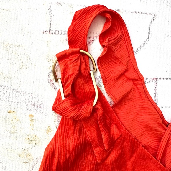 Studio F Orange Deep V-Neck Top with Cross Lines Detai in Back. - Picture 5 of 8